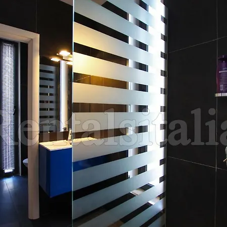 Villa White Fashion House *