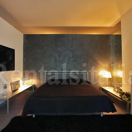 White Fashion House Villa