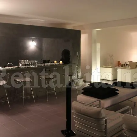 White Fashion House Villa